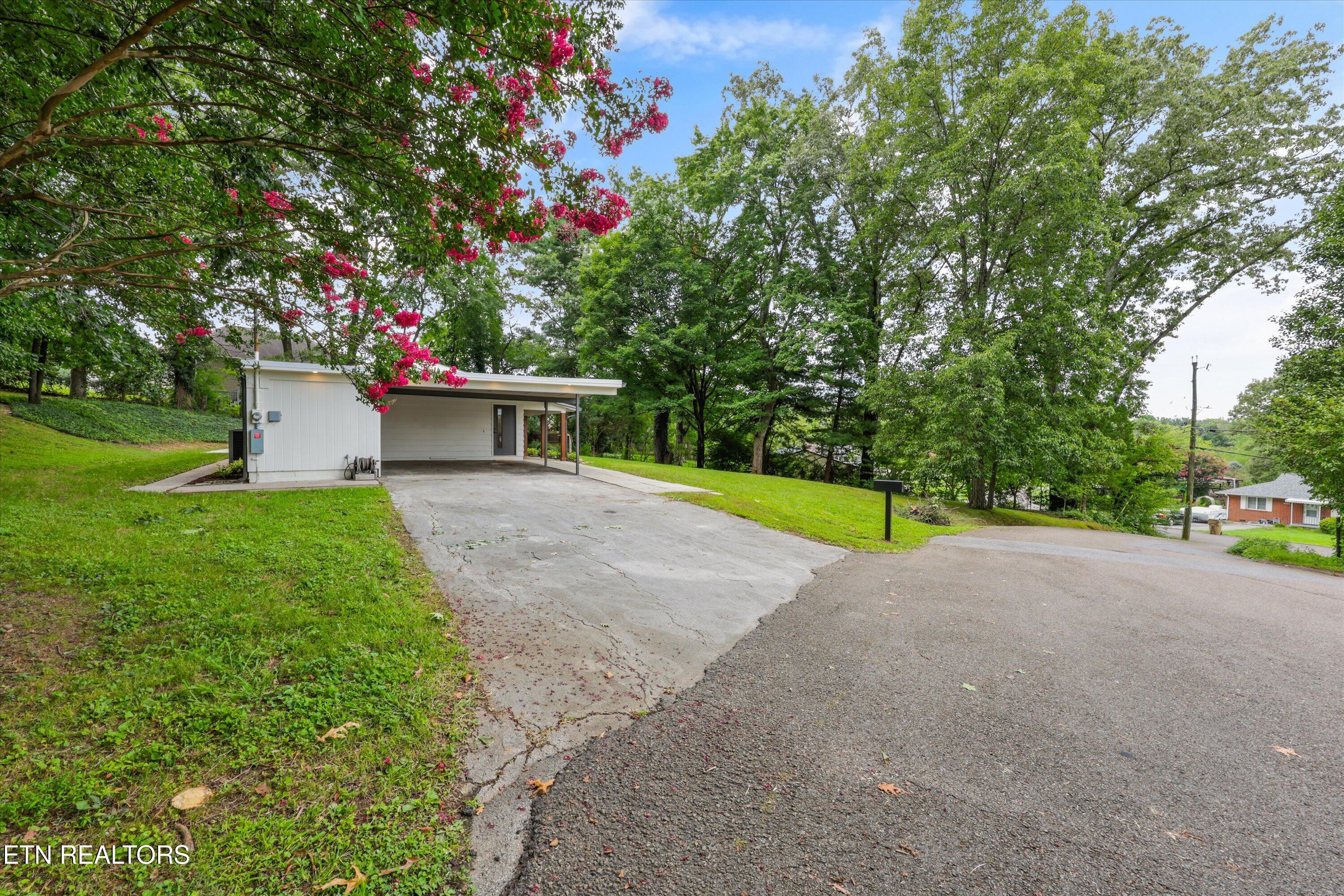 1700 Lockwood Drive Knoxville TN 37918
