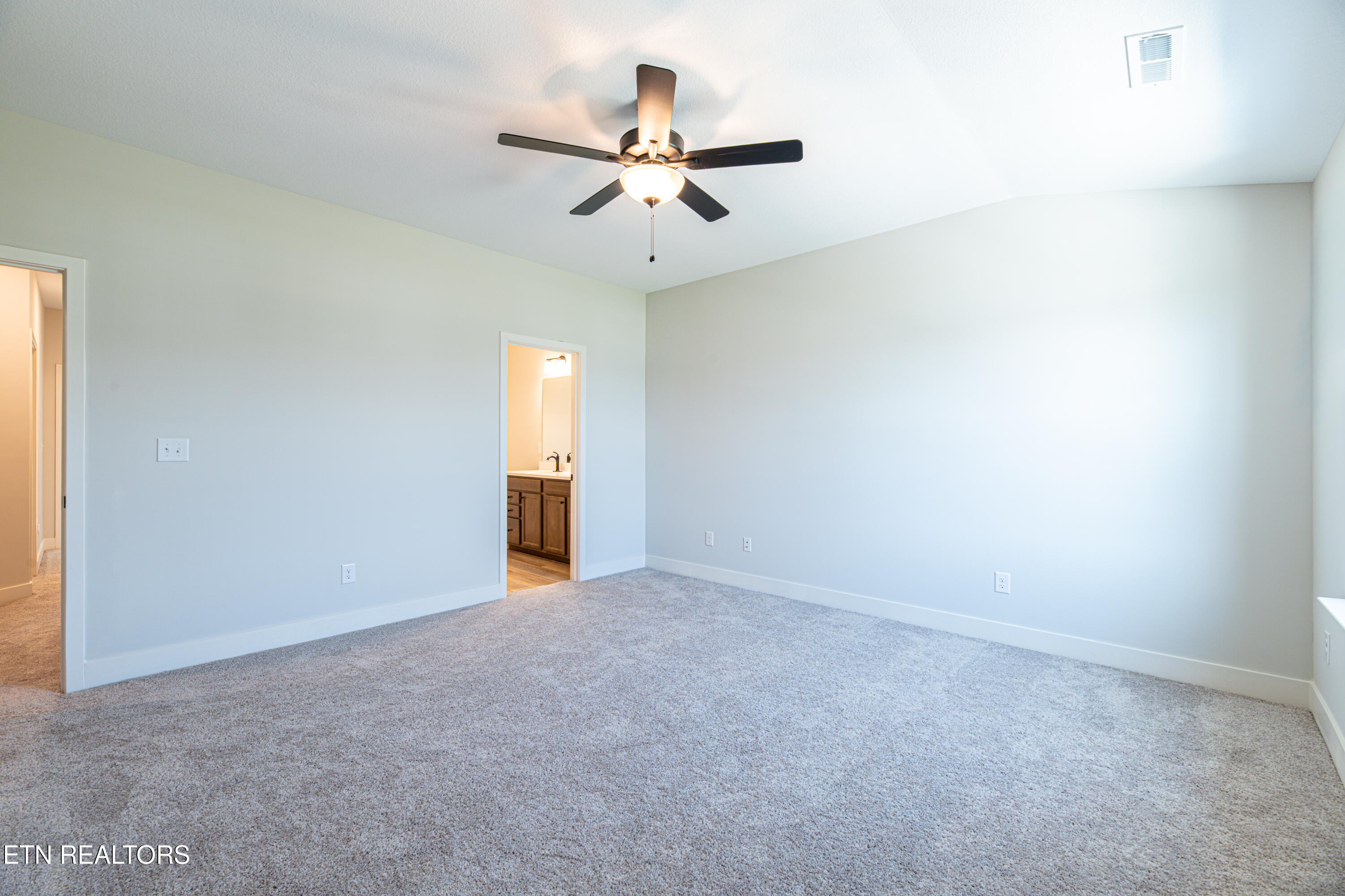 8958 Keenberg Lane Knoxville TN 37931