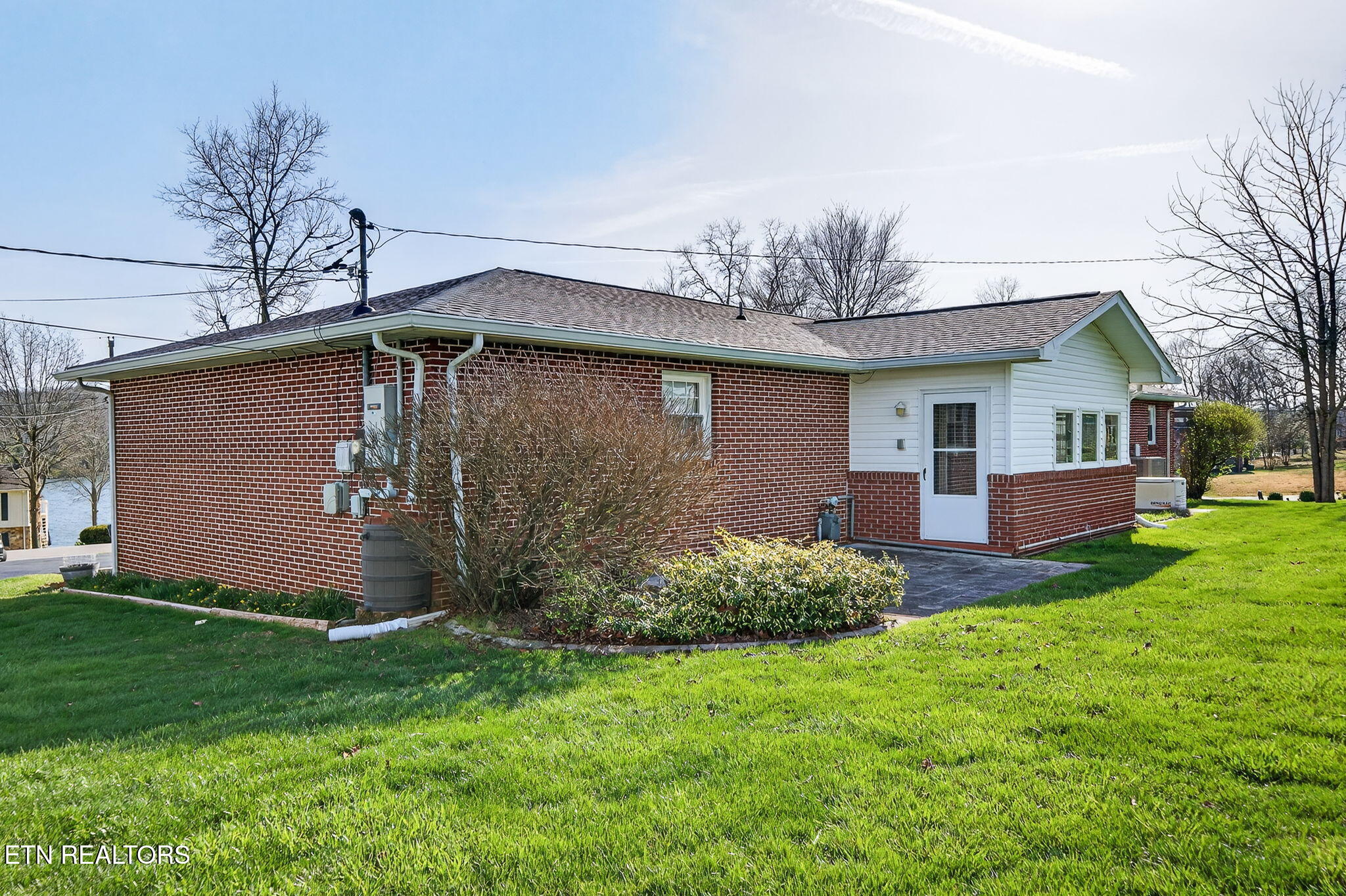 83 Shoreline Drive Crossville TN 38555