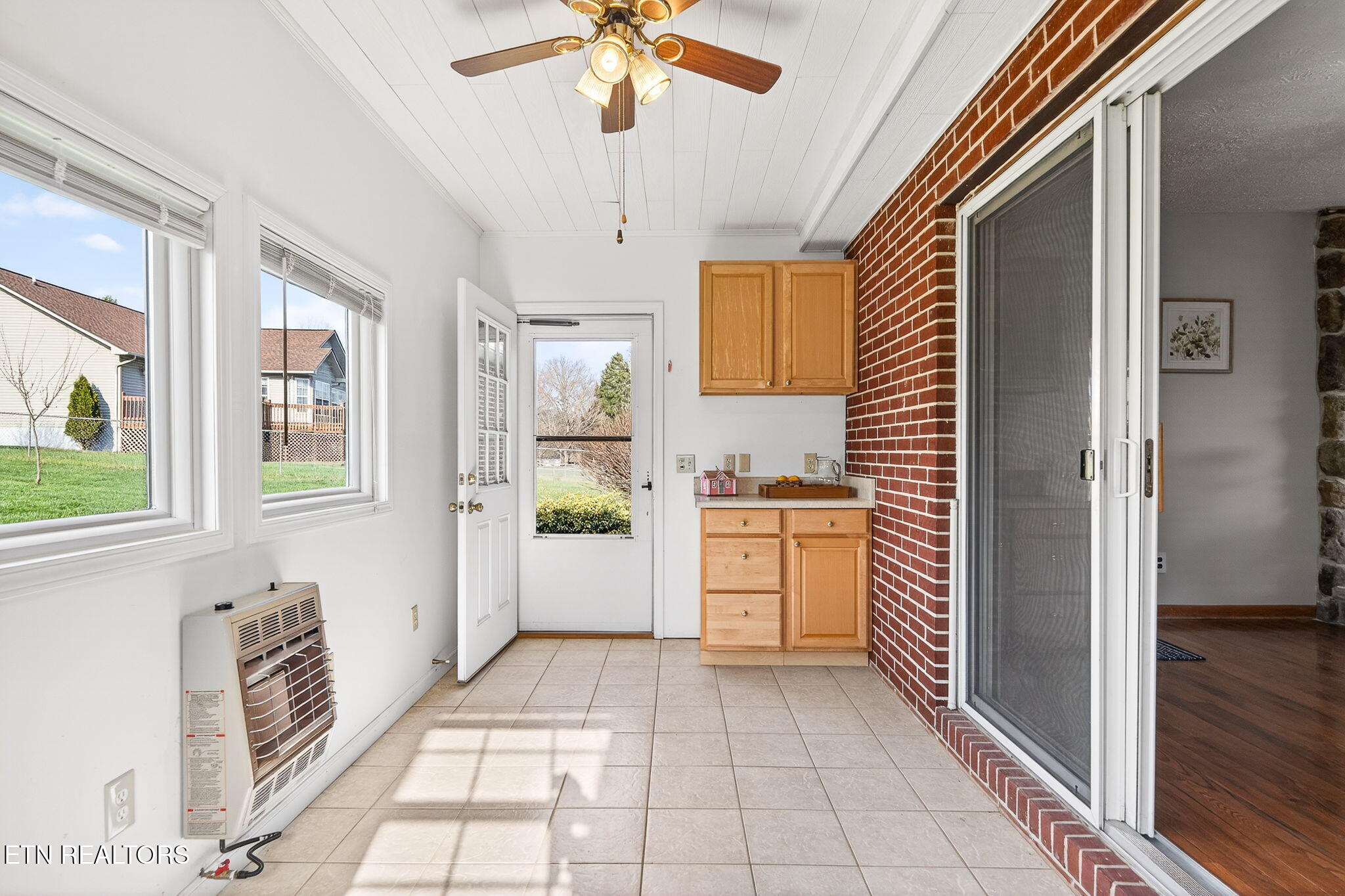83 Shoreline Drive Crossville TN 38555