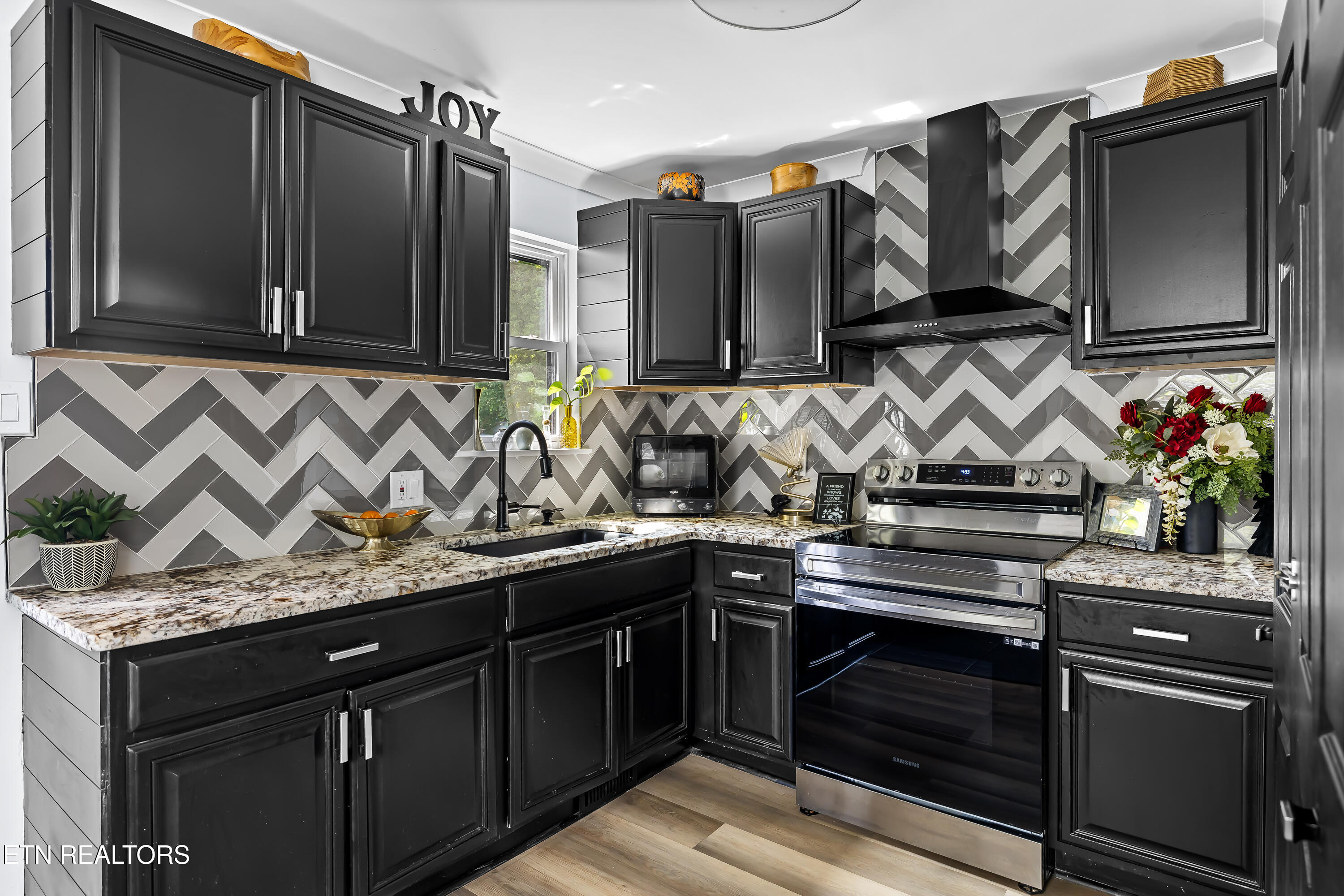 2032 Seminole Avenue Knoxville TN 37915