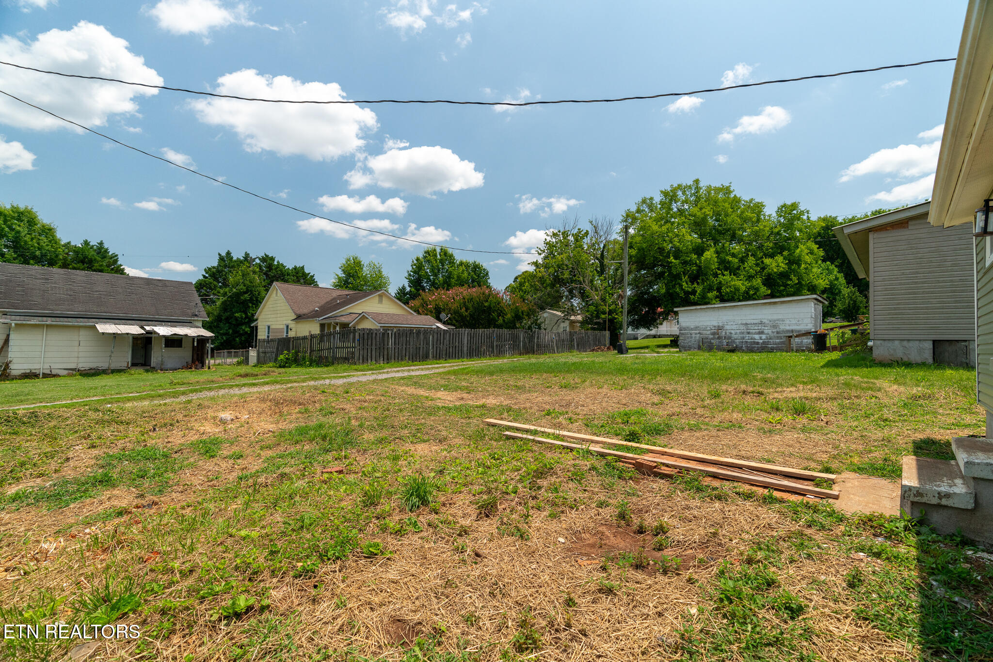 1105 Freedman Street Loudon TN 37774