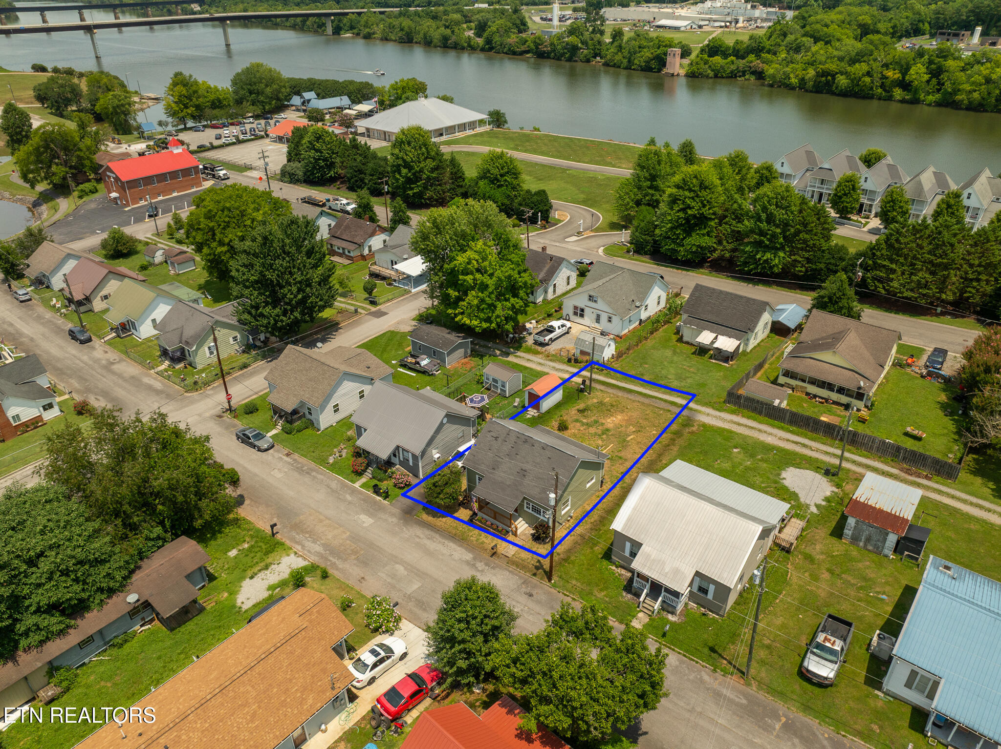 1105 Freedman Street Loudon TN 37774