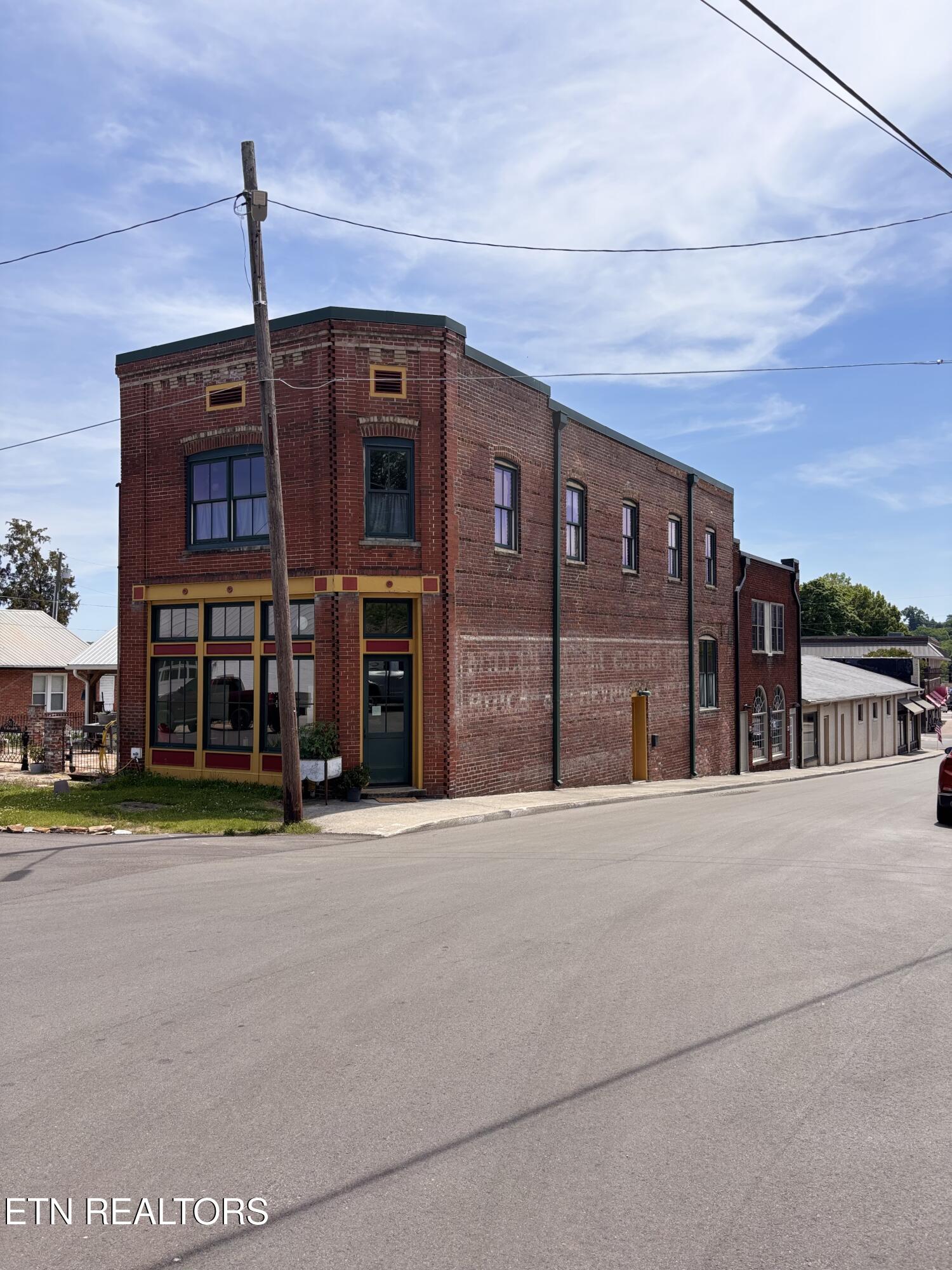 1105 Freedman Street Loudon TN 37774