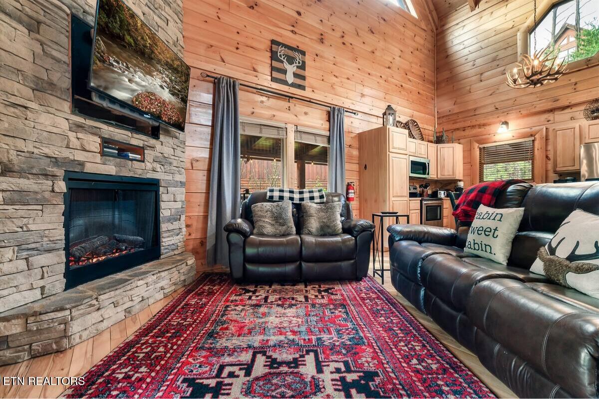 2140 Bear Haven Way Sevierville TN 37876