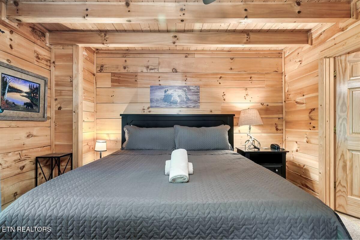 2140 Bear Haven Way Sevierville TN 37876