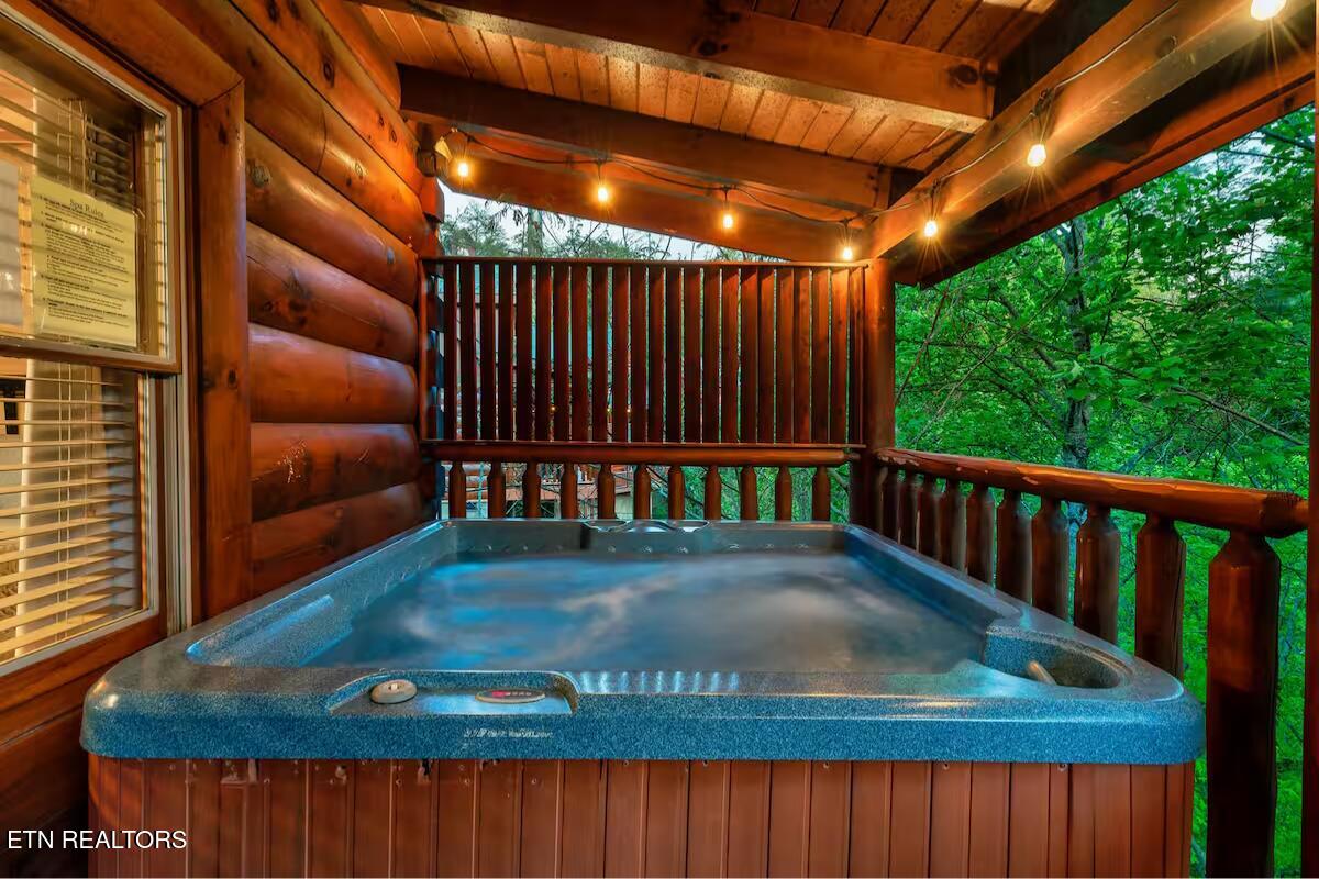 2140 Bear Haven Way Sevierville TN 37876