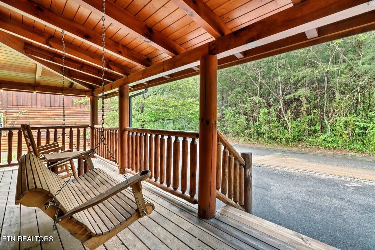2140 Bear Haven Way Sevierville TN 37876