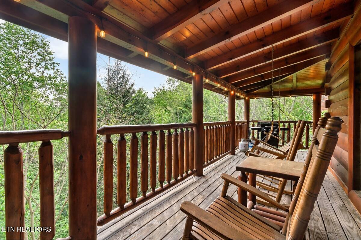 2140 Bear Haven Way Sevierville TN 37876