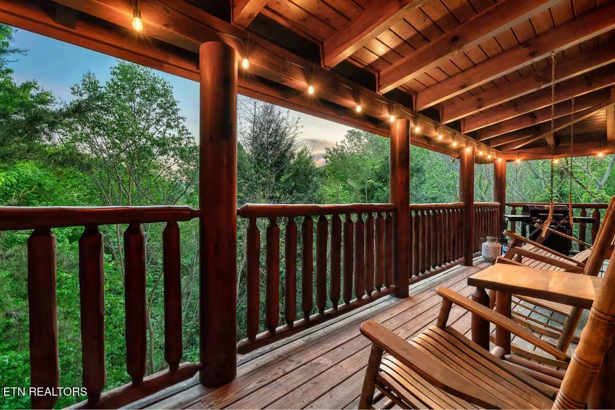 2140 Bear Haven Way Sevierville TN 37876