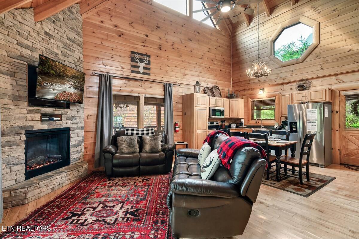 2140 Bear Haven Way Sevierville TN 37876