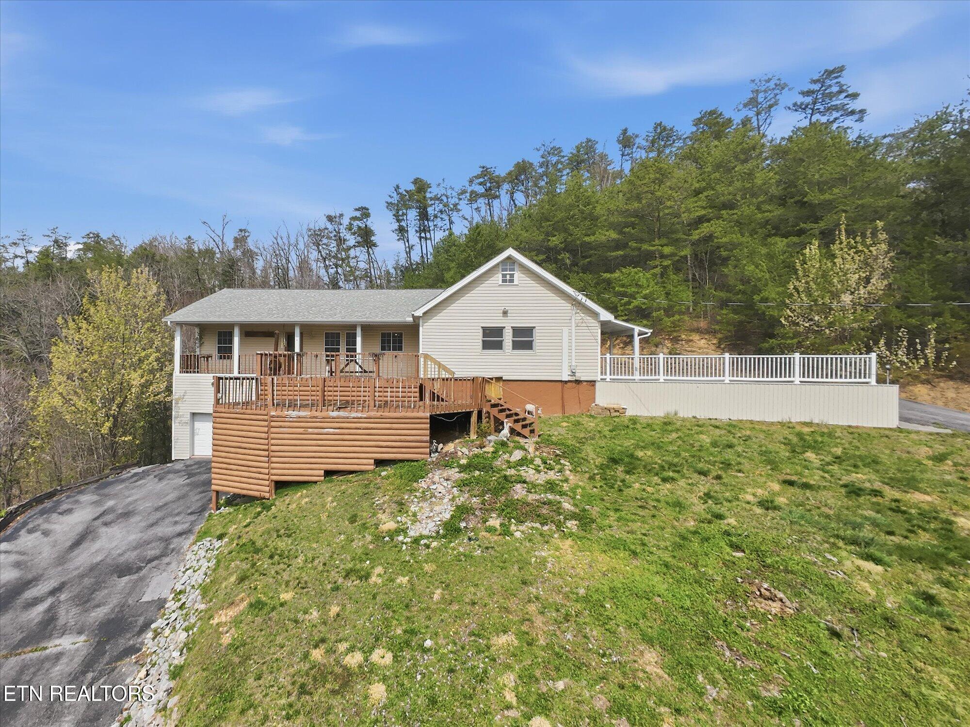 1502 Valley Cove Way Sevierville TN 37862