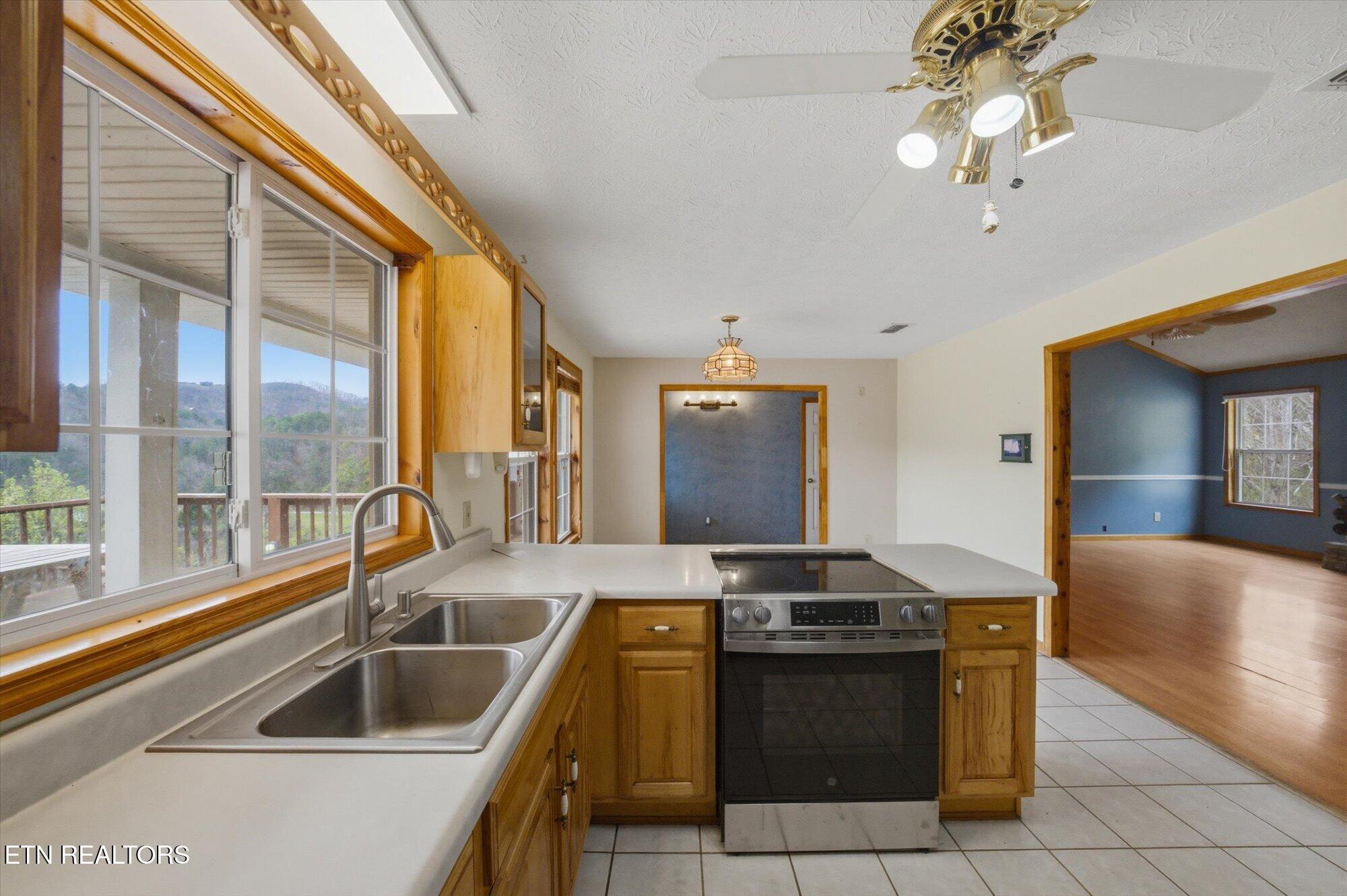 1502 Valley Cove Way Sevierville TN 37862