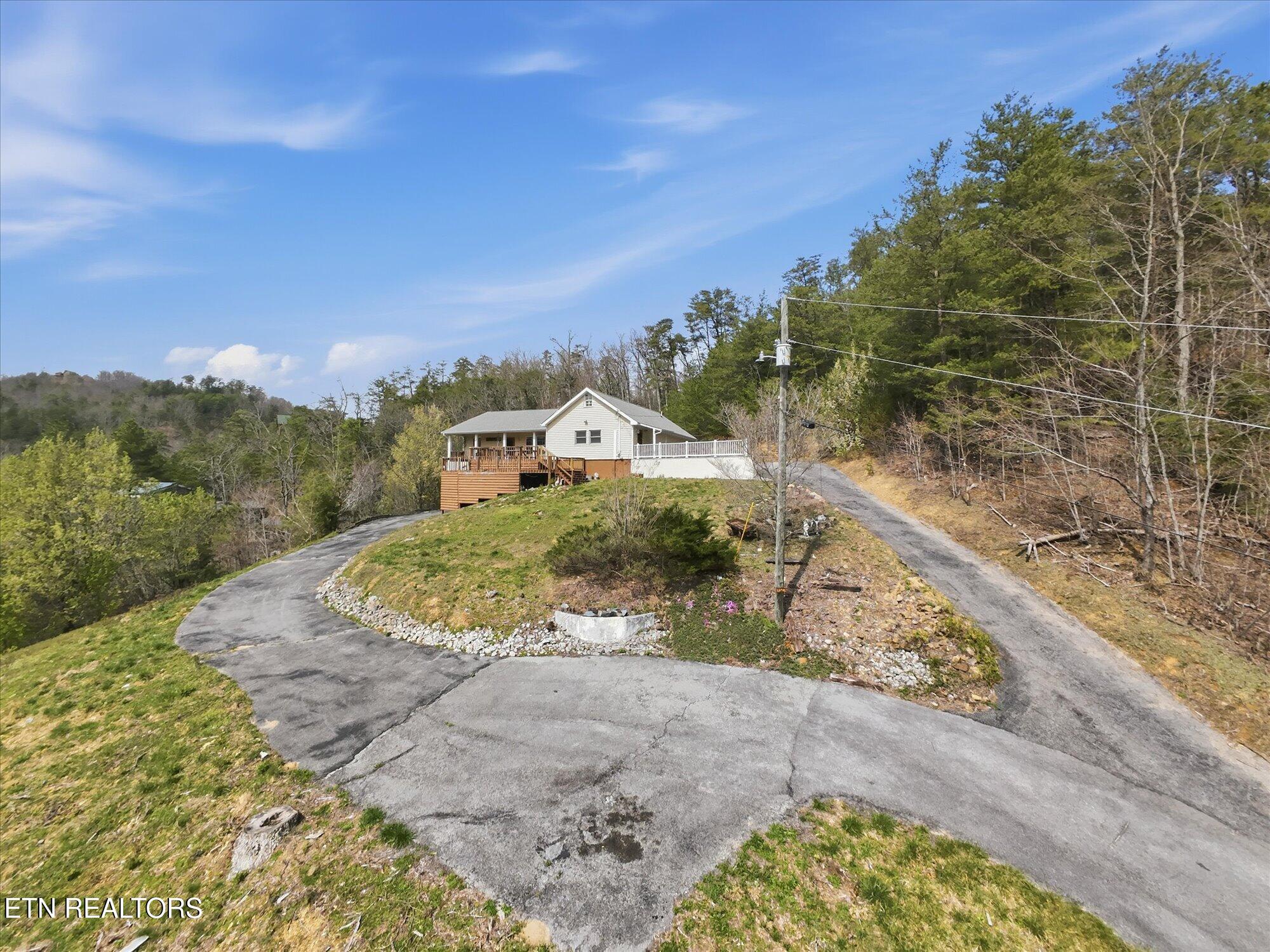 1502 Valley Cove Way Sevierville TN 37862