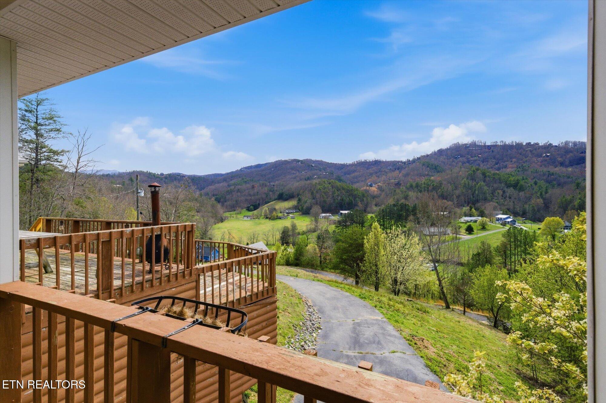 1502 Valley Cove Way Sevierville TN 37862
