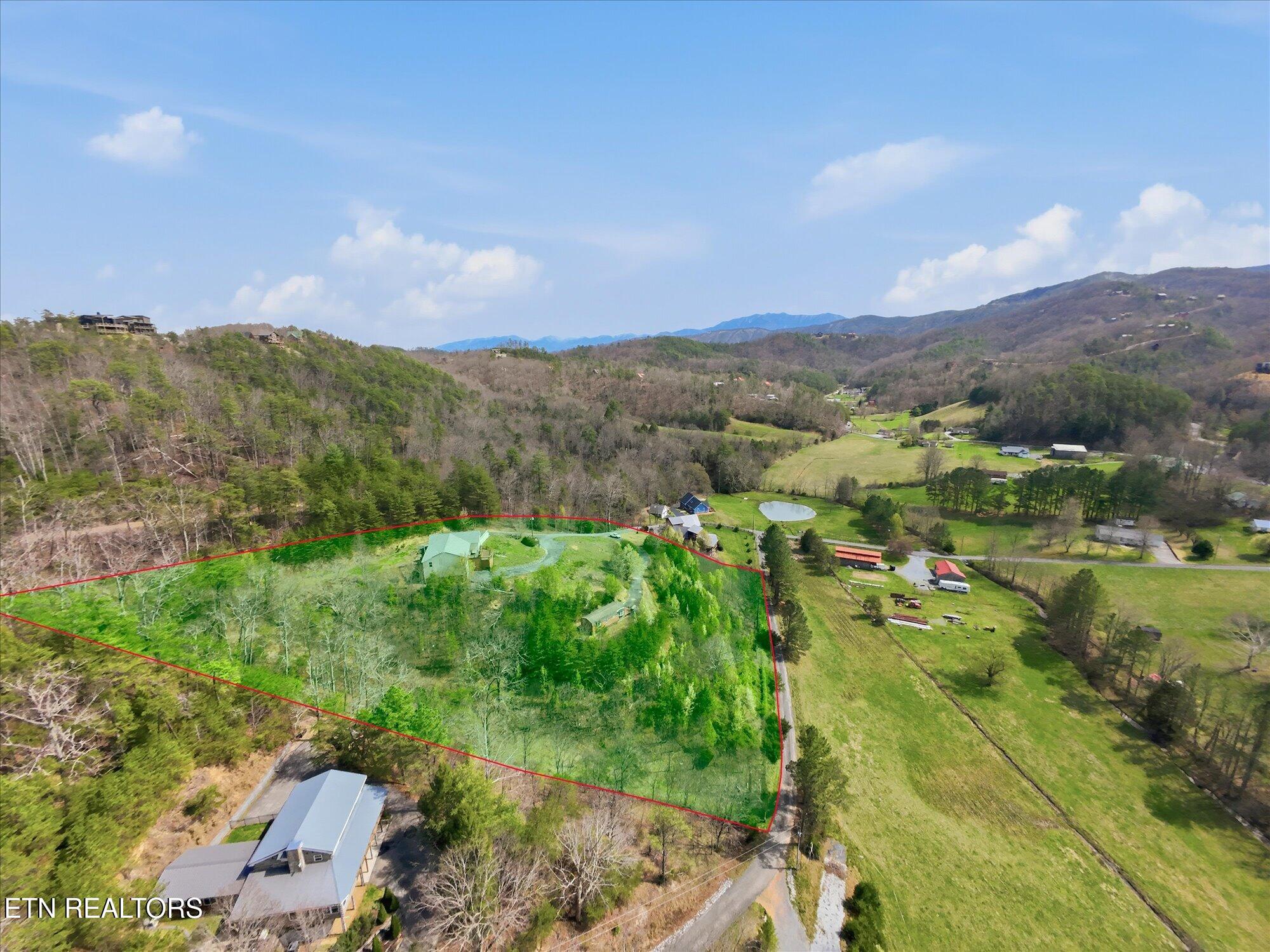 1502 Valley Cove Way Sevierville TN 37862