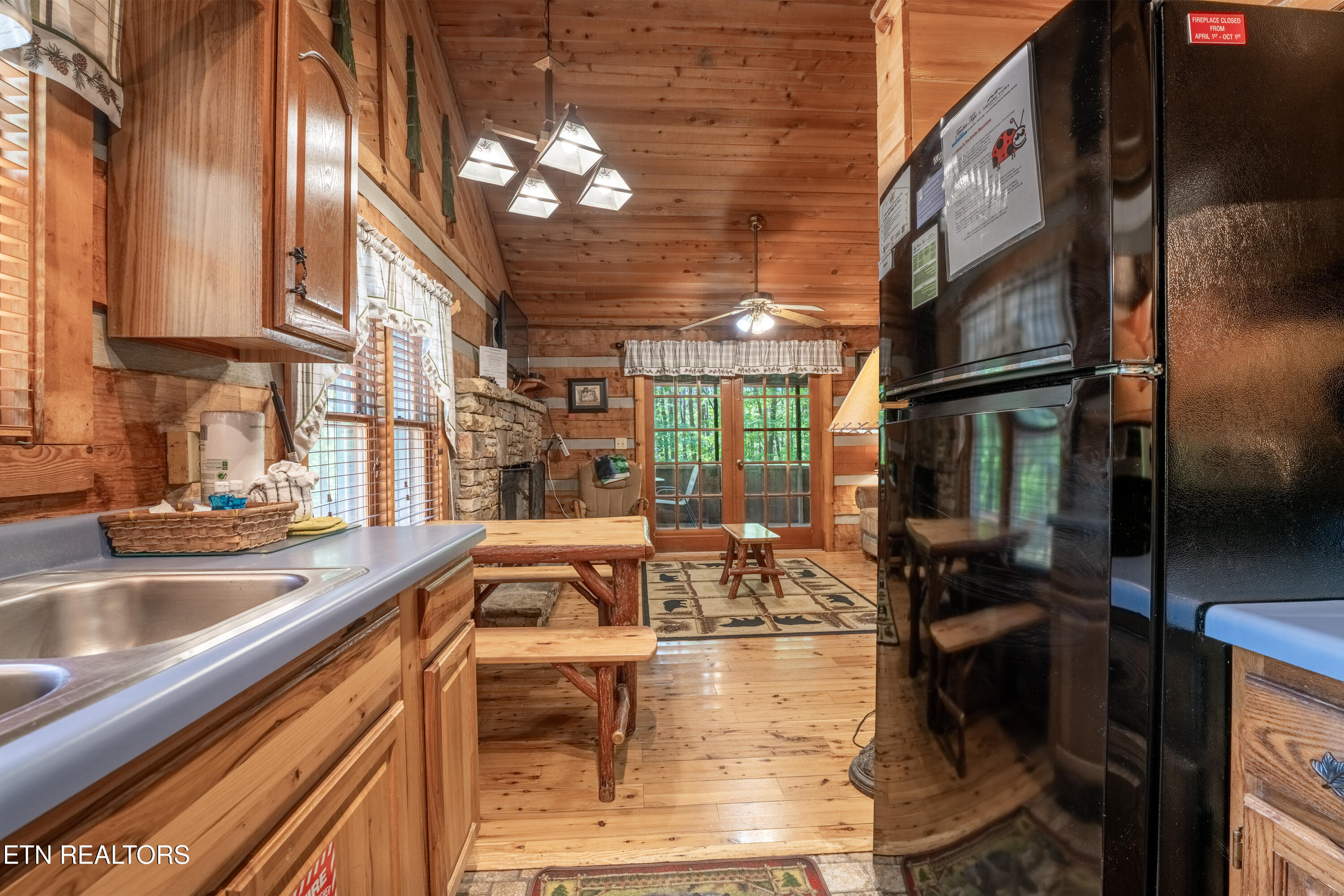 1510 Ridgecrest Drive Pigeon Forge TN 37876