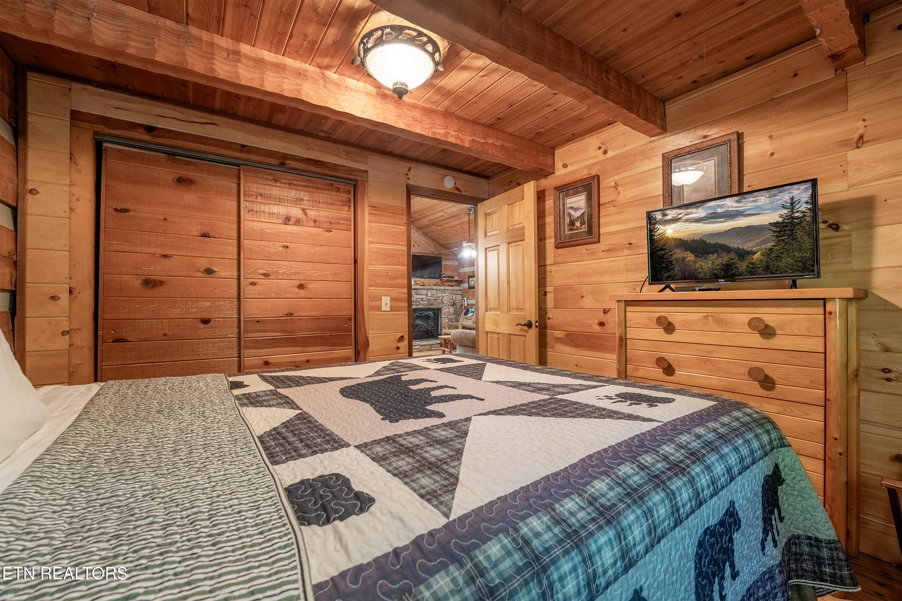 1510 Ridgecrest Drive Pigeon Forge TN 37876