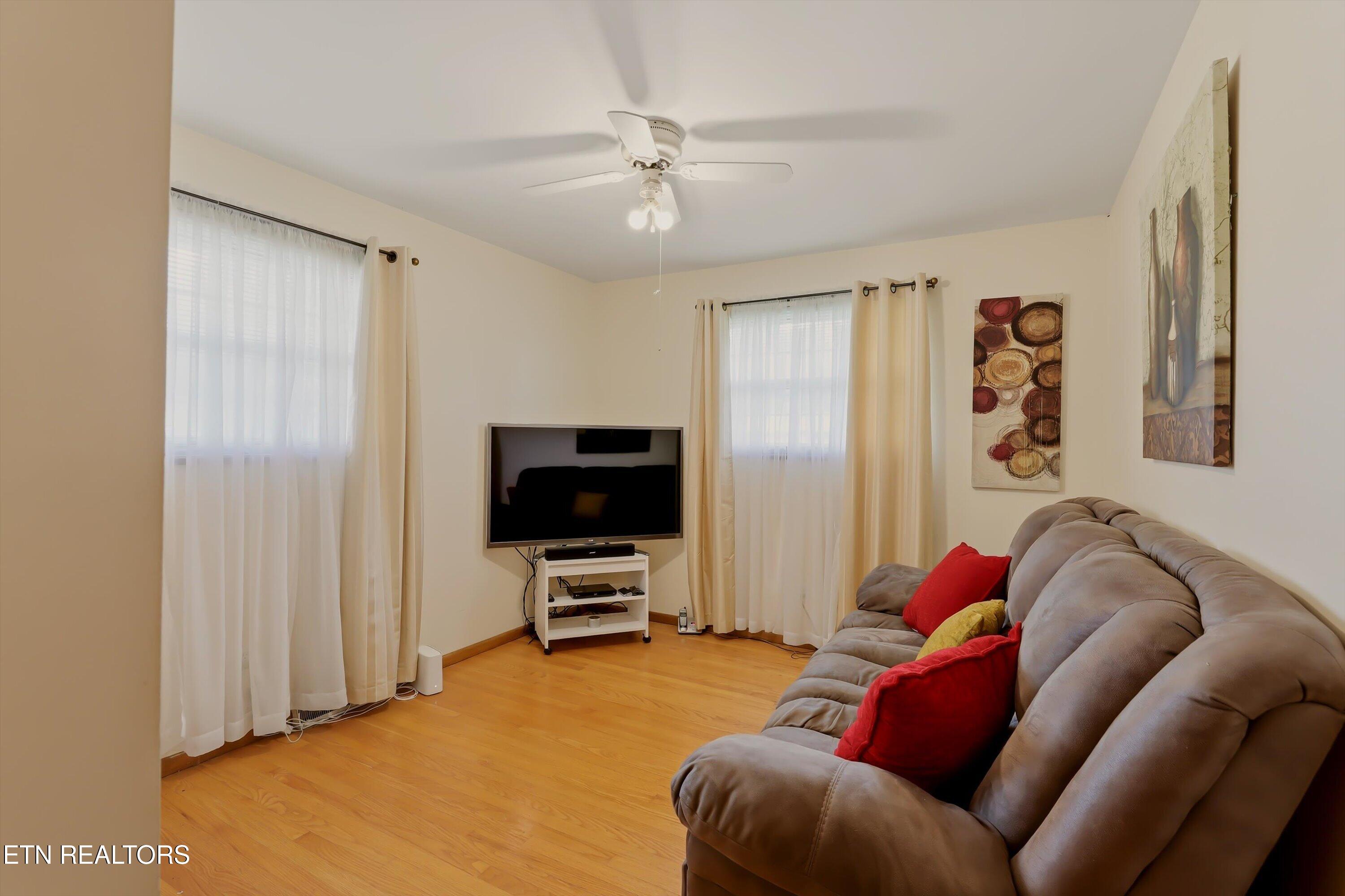 4214 Shangri-la Drive Knoxville TN 37914