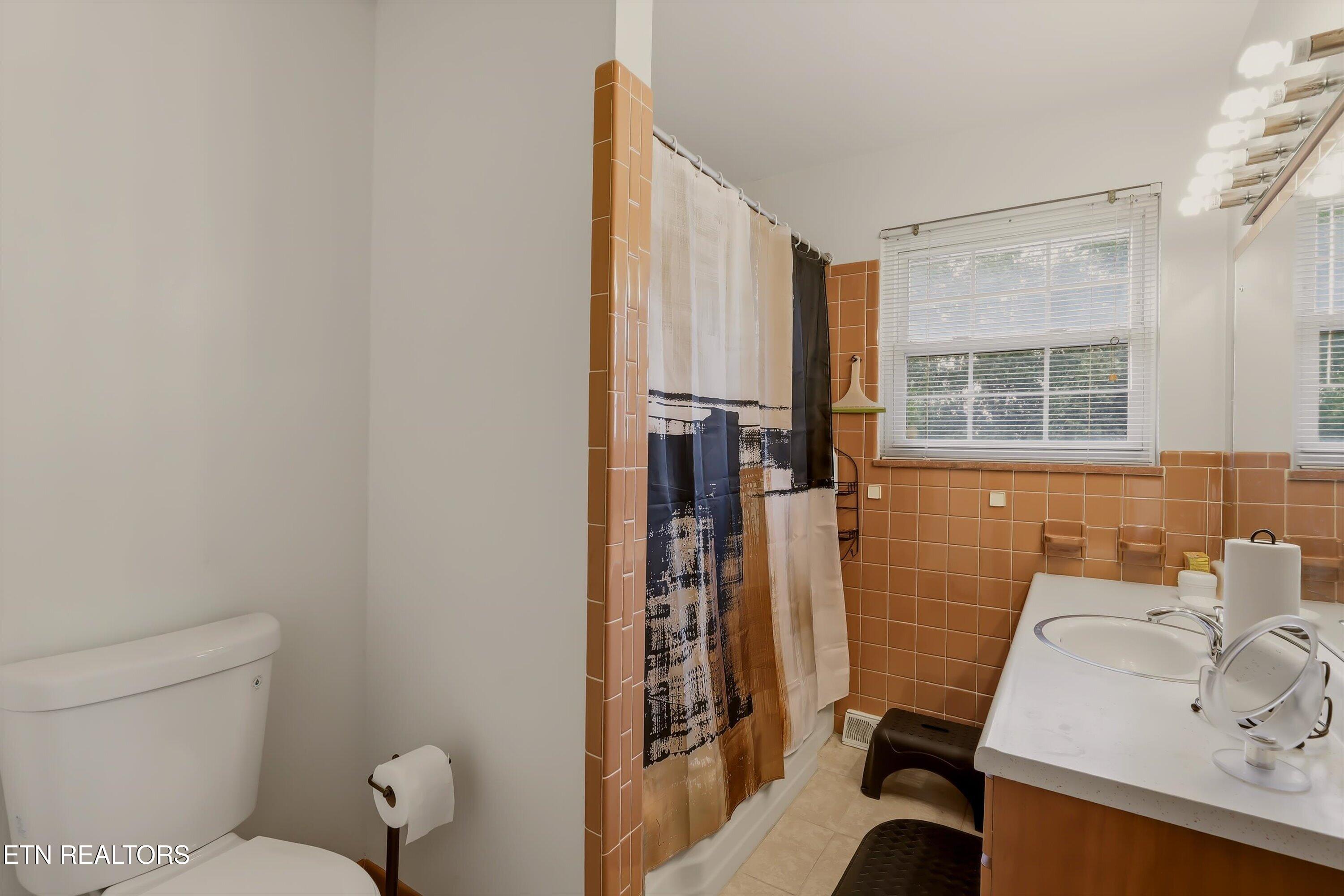 4214 Shangri-la Drive Knoxville TN 37914