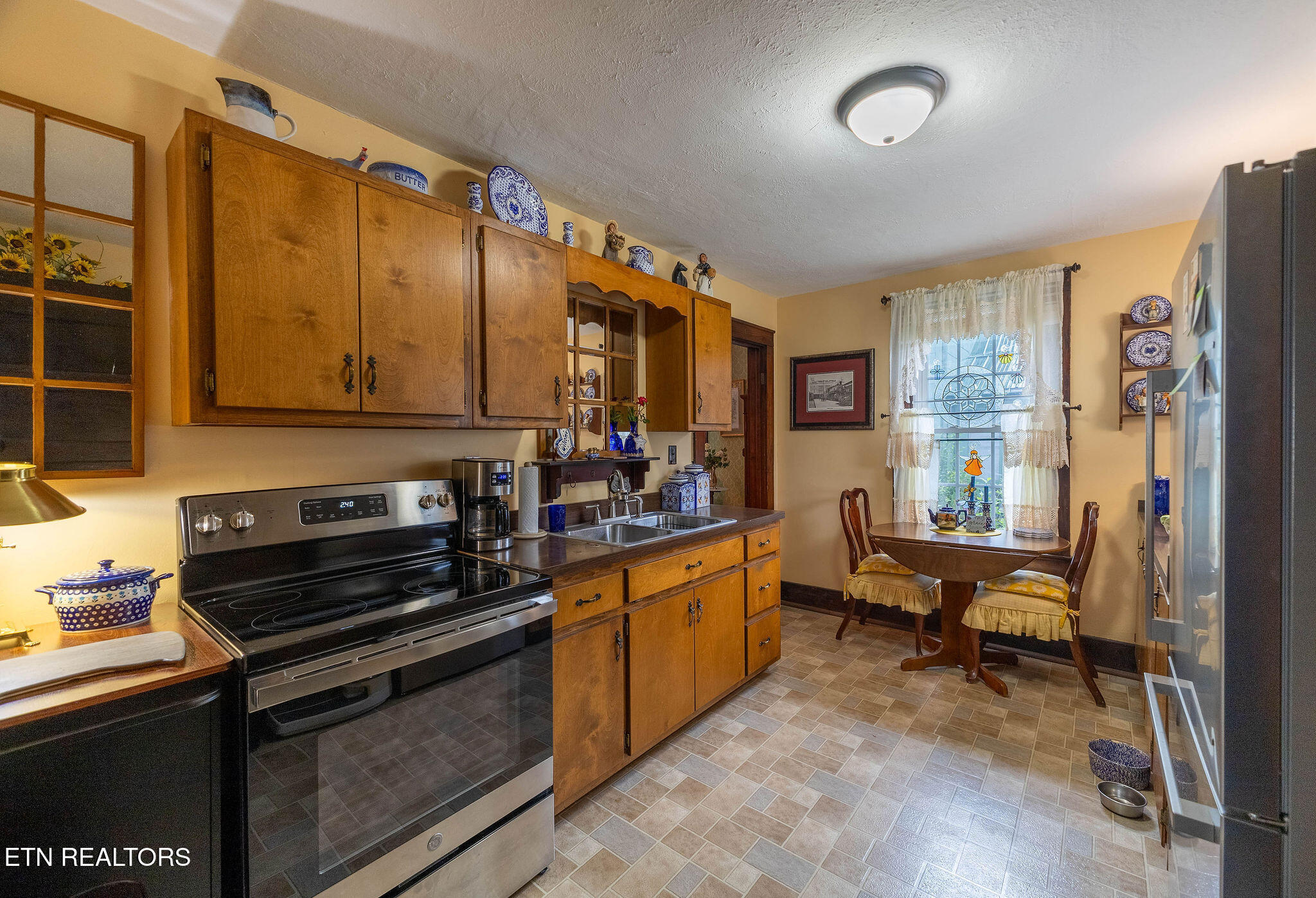 210 Walden Avenue Harriman TN 37748
