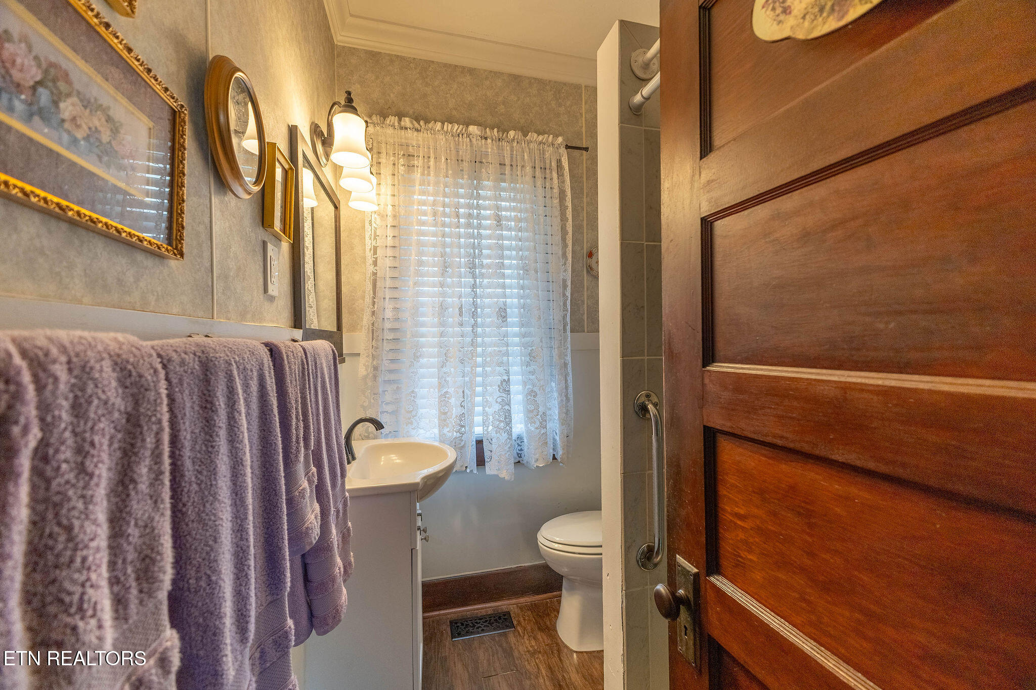 210 Walden Avenue Harriman TN 37748