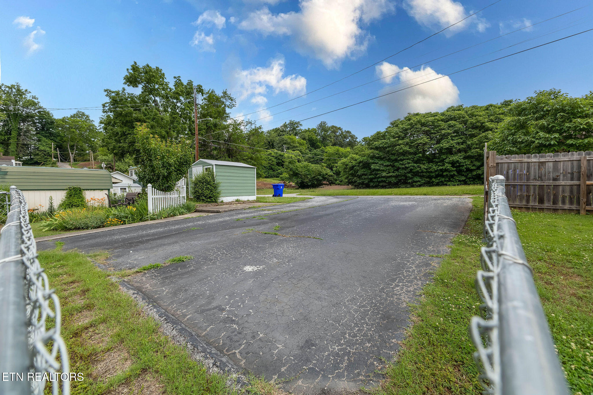 210 Walden Avenue Harriman TN 37748