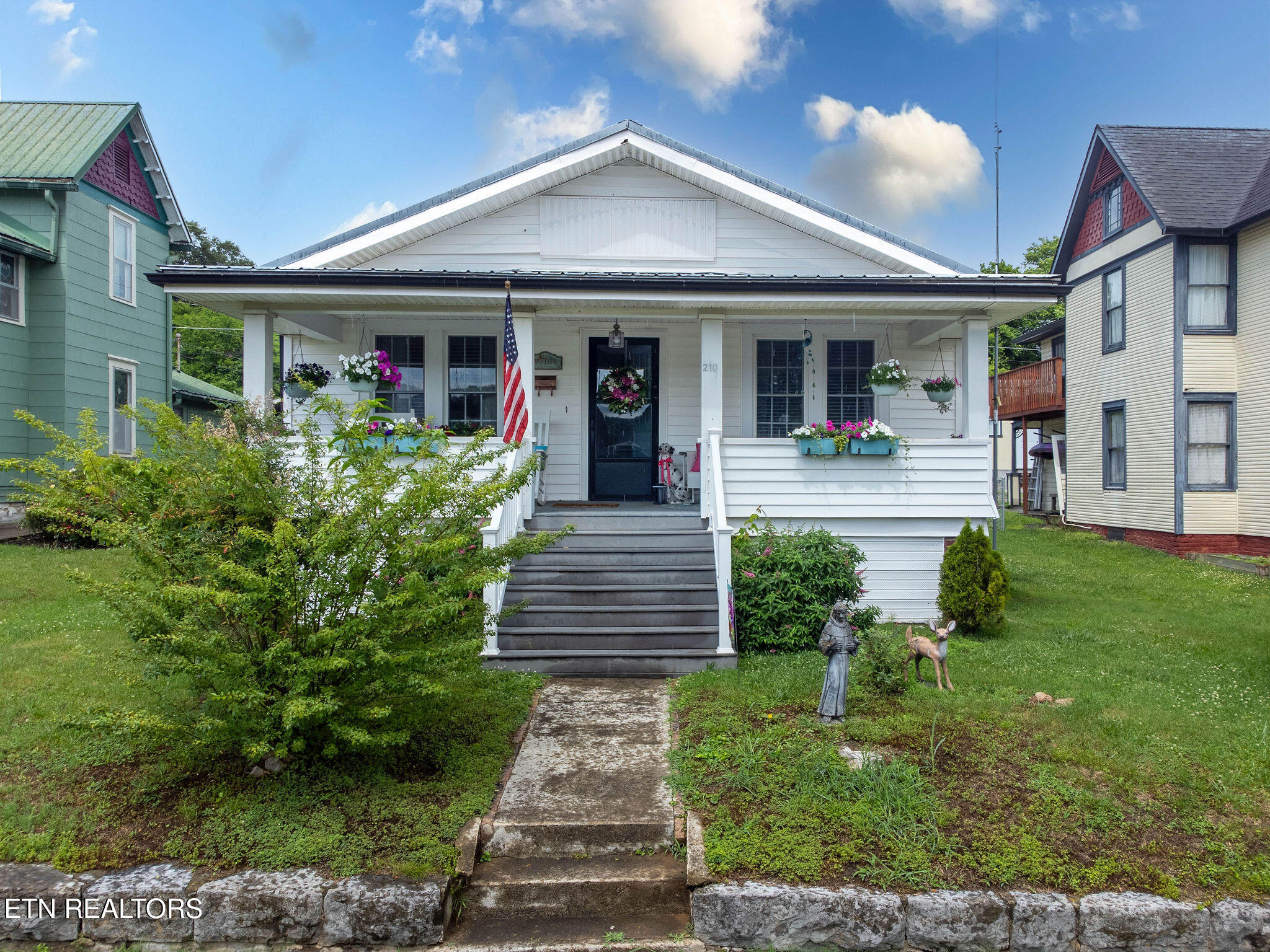 210 Walden Avenue Harriman TN 37748