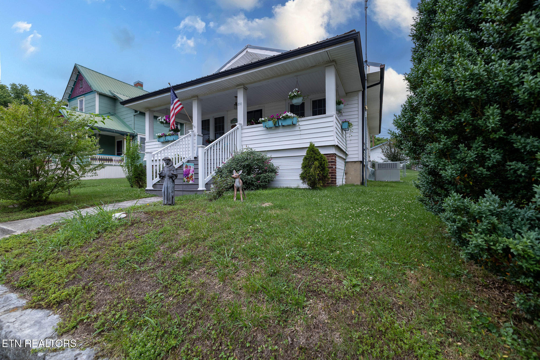 210 Walden Avenue Harriman TN 37748