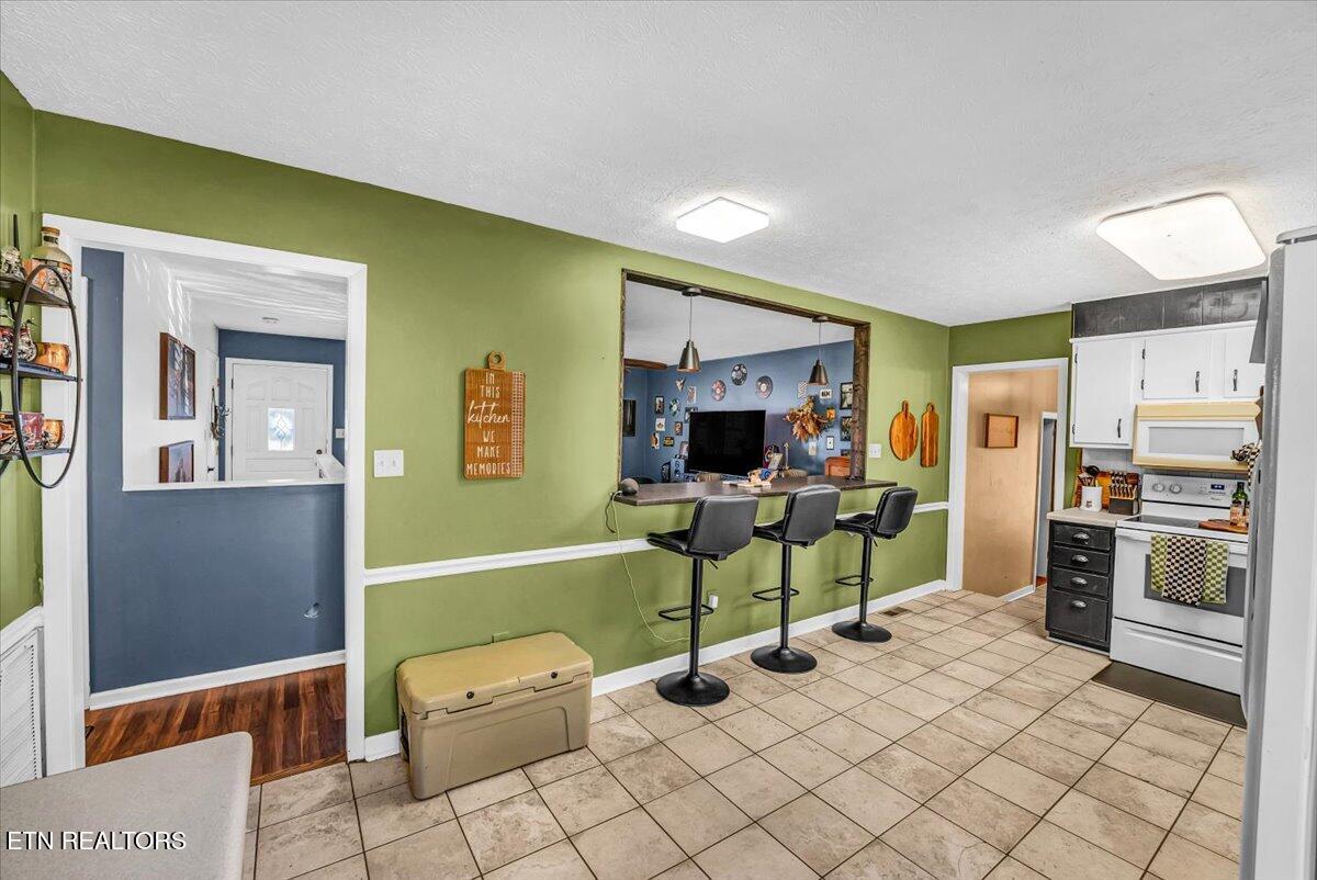 633 Sinking Springs Road Clinton TN 37716