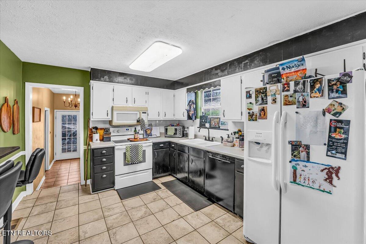 633 Sinking Springs Road Clinton TN 37716