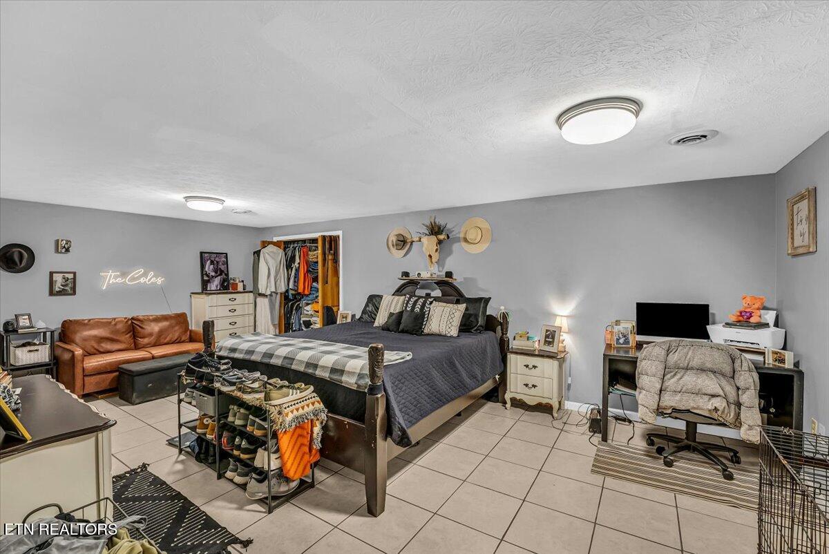 633 Sinking Springs Road Clinton TN 37716