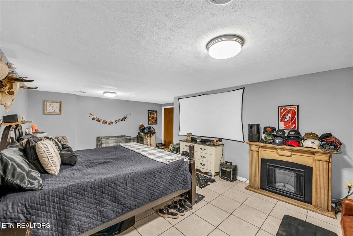 633 Sinking Springs Road Clinton TN 37716