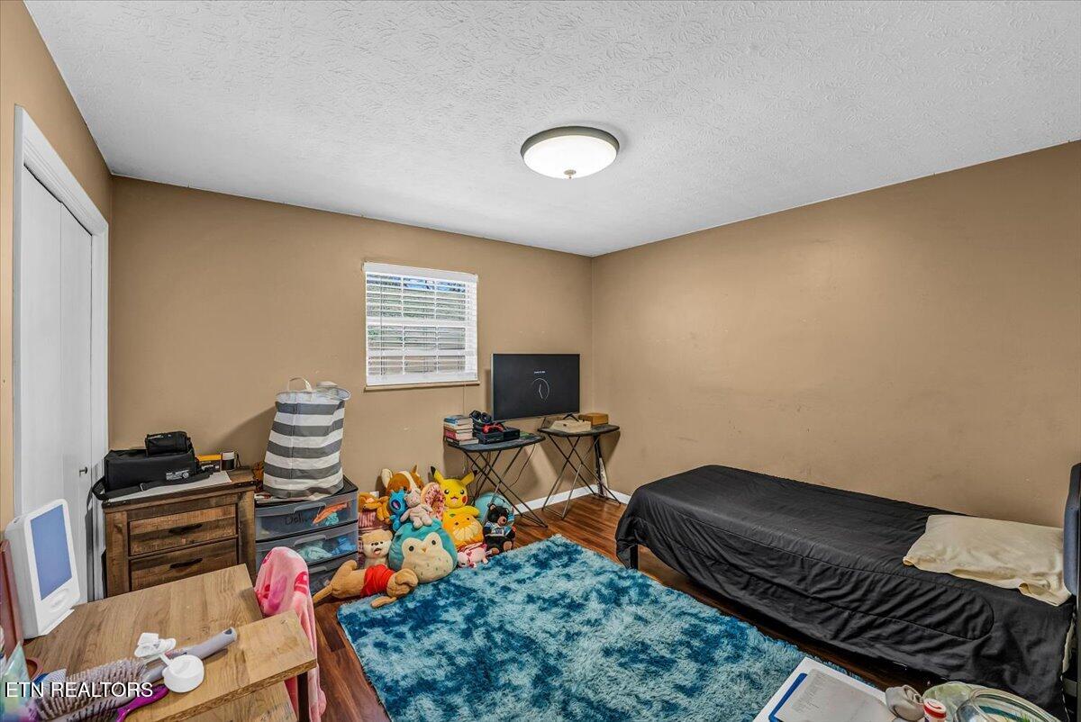 633 Sinking Springs Road Clinton TN 37716