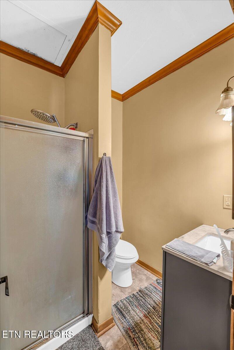 633 Sinking Springs Road Clinton TN 37716