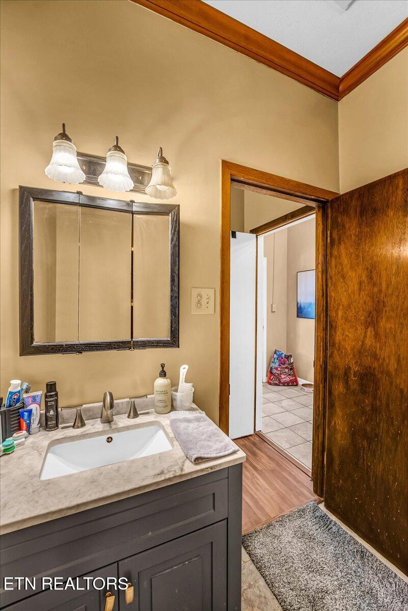 633 Sinking Springs Road Clinton TN 37716