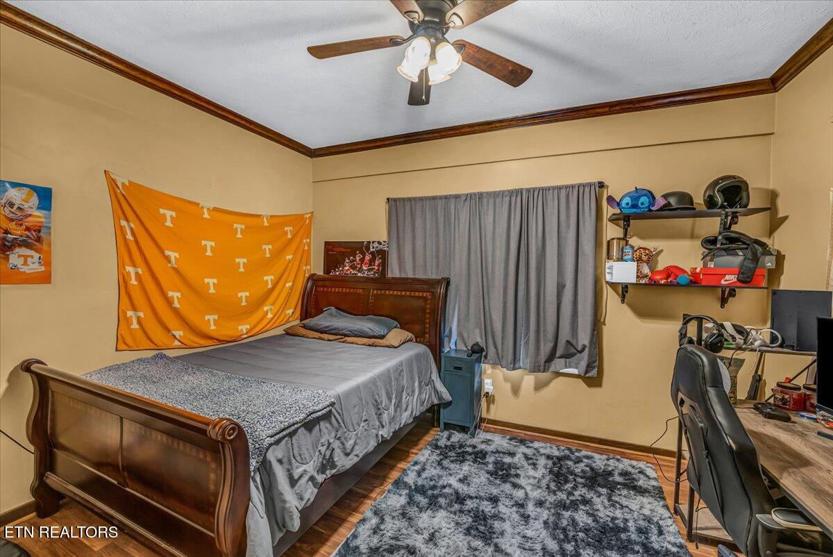 633 Sinking Springs Road Clinton TN 37716