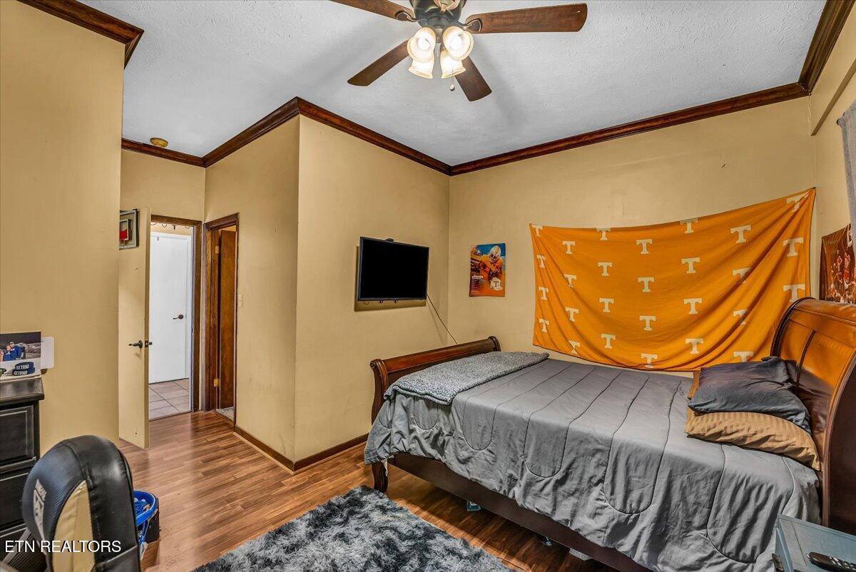 633 Sinking Springs Road Clinton TN 37716