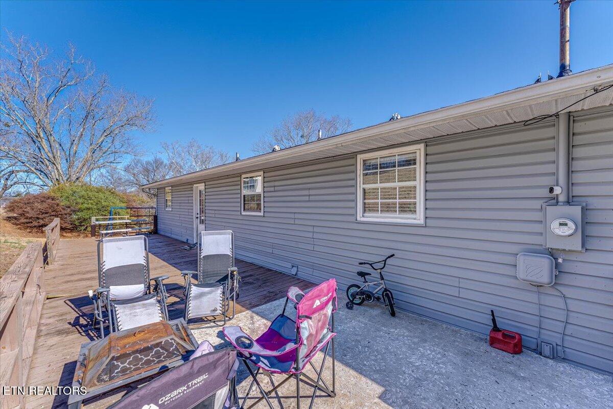 633 Sinking Springs Road Clinton TN 37716