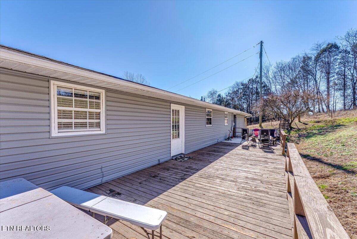 633 Sinking Springs Road Clinton TN 37716