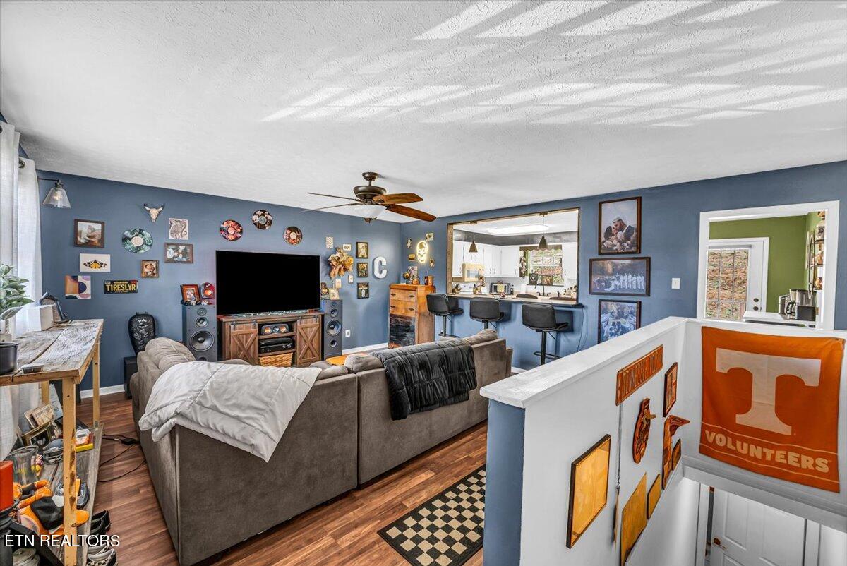 633 Sinking Springs Road Clinton TN 37716