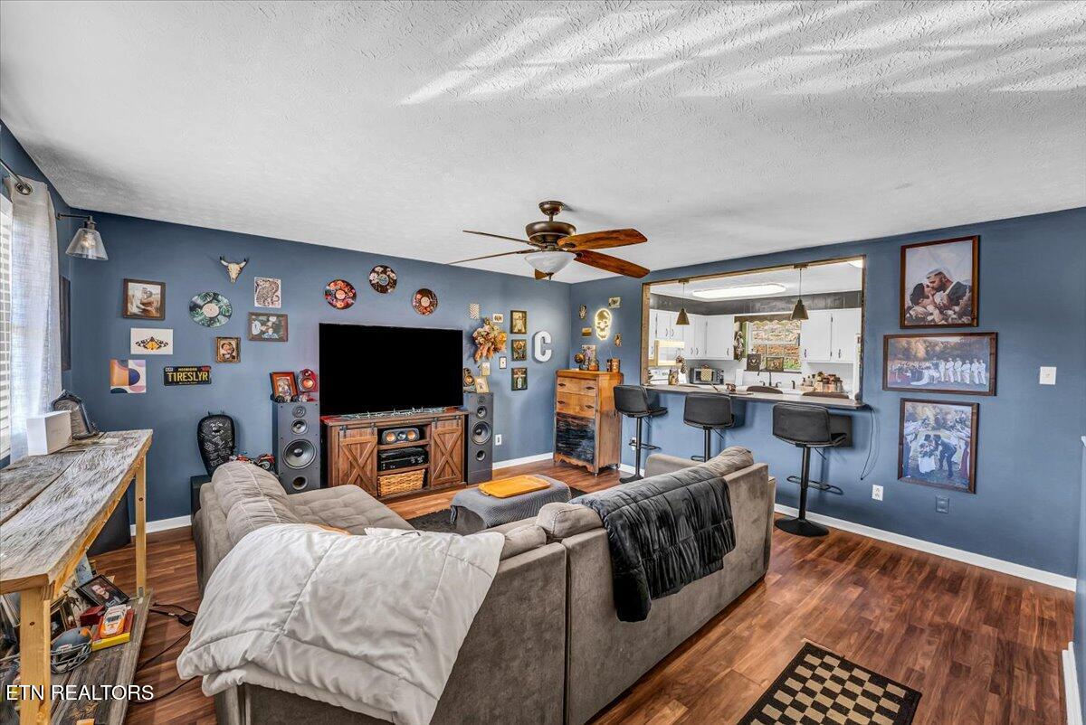 633 Sinking Springs Road Clinton TN 37716