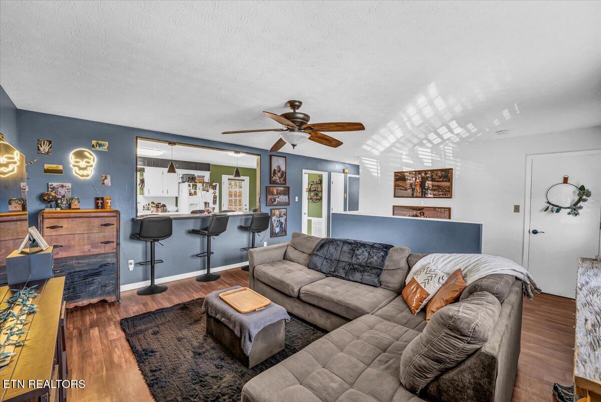 633 Sinking Springs Road Clinton TN 37716