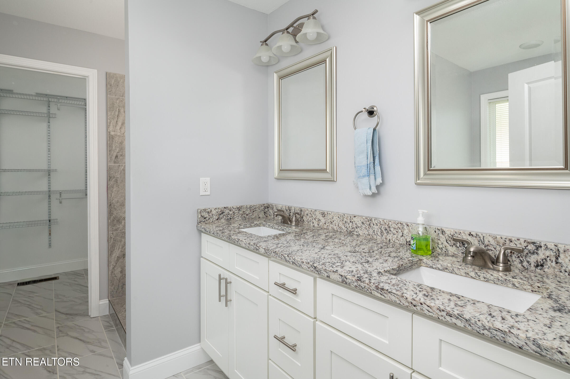 7090 Loudon Ridge Road Lenoir City TN 37771