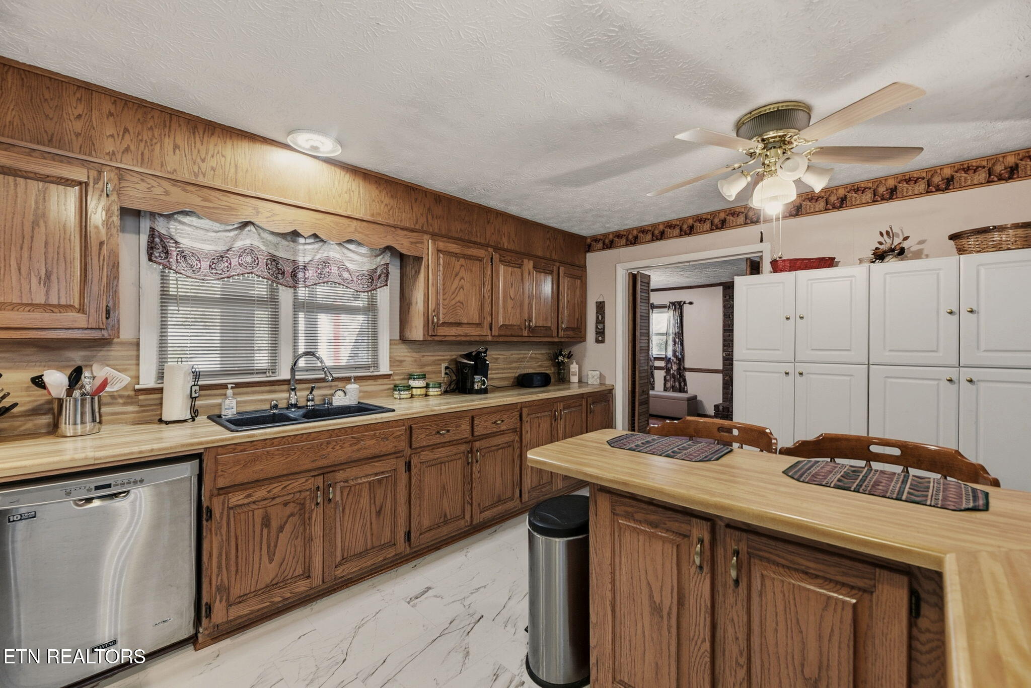 421 Hicks Circle Clinton TN 37716