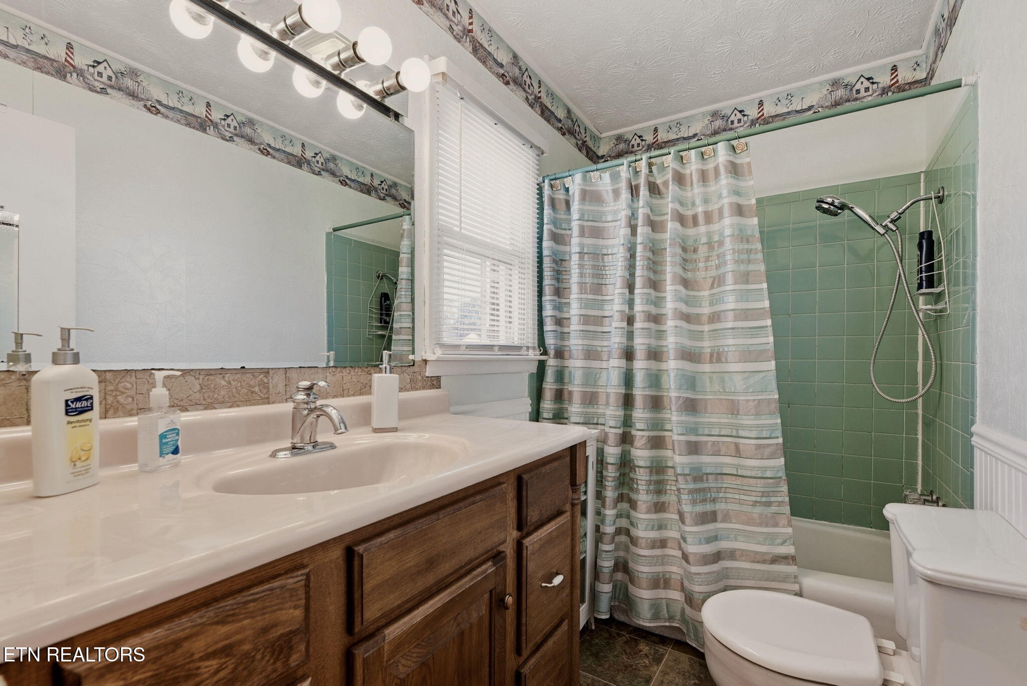 421 Hicks Circle Clinton TN 37716