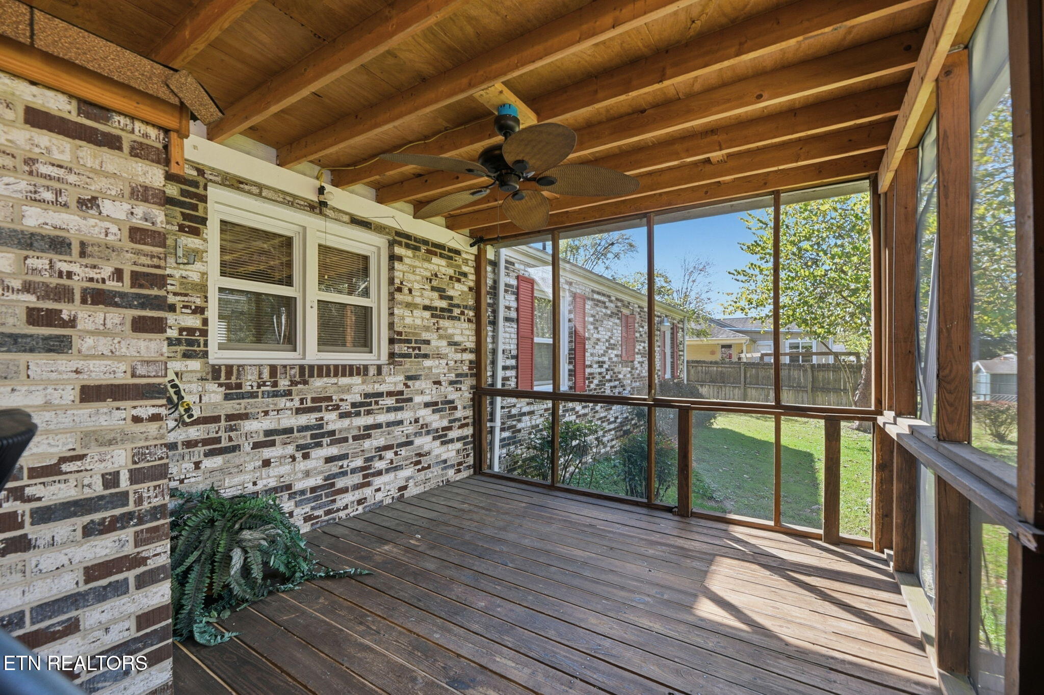 421 Hicks Circle Clinton TN 37716