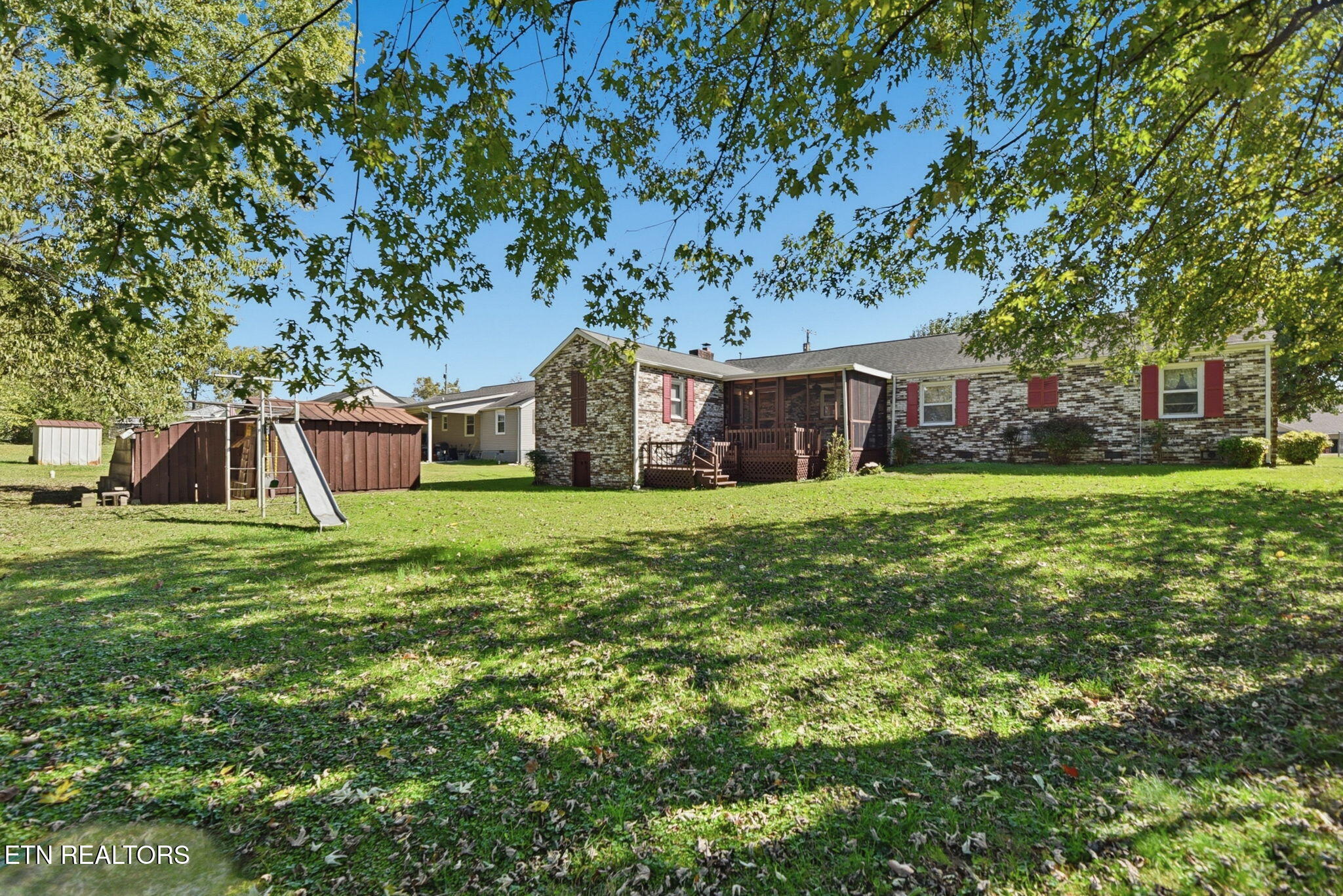 421 Hicks Circle Clinton TN 37716