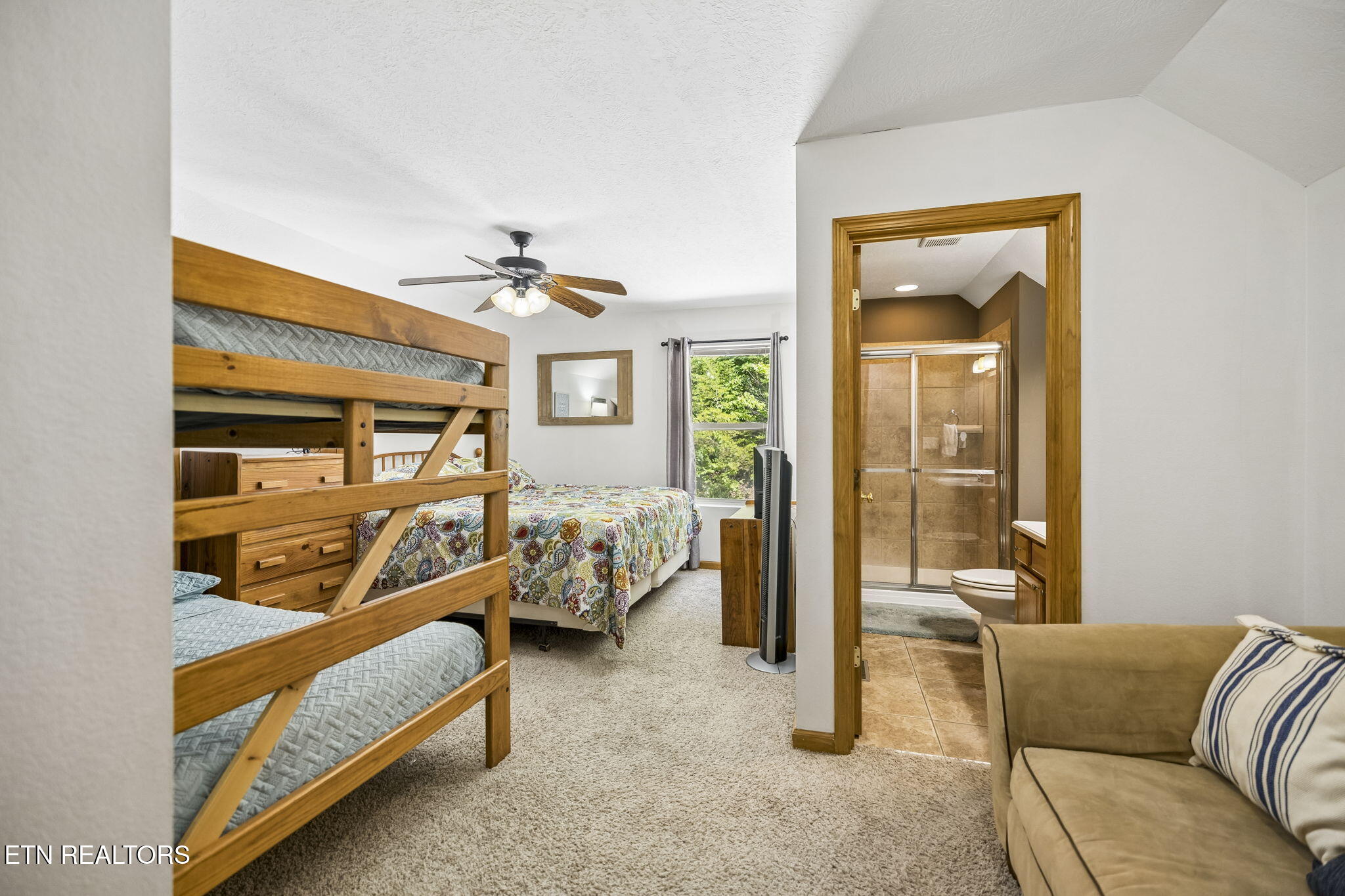 129 Bridgeview Lane Lafollette TN 37766