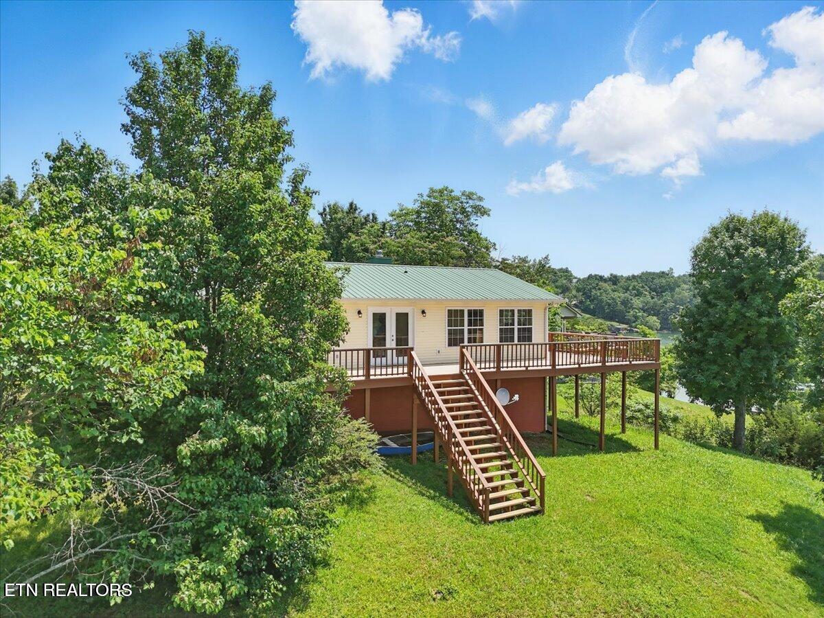 1381 Lake Front Drive Dandridge TN 37725